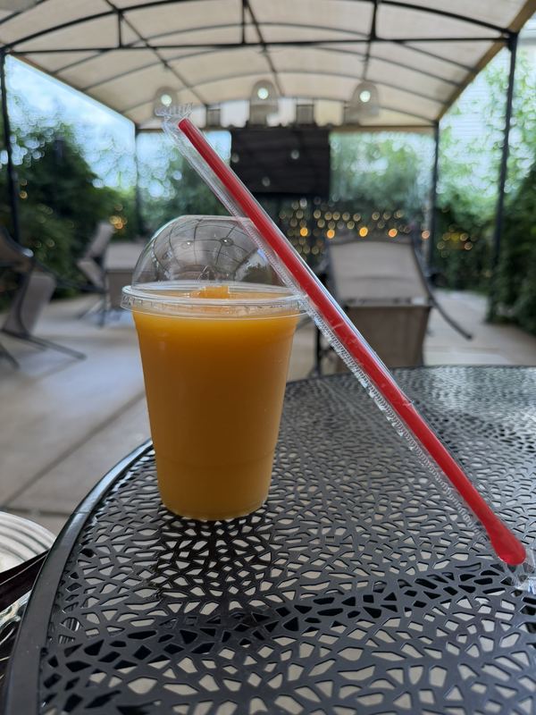 Hookah and fresh juice on the patio